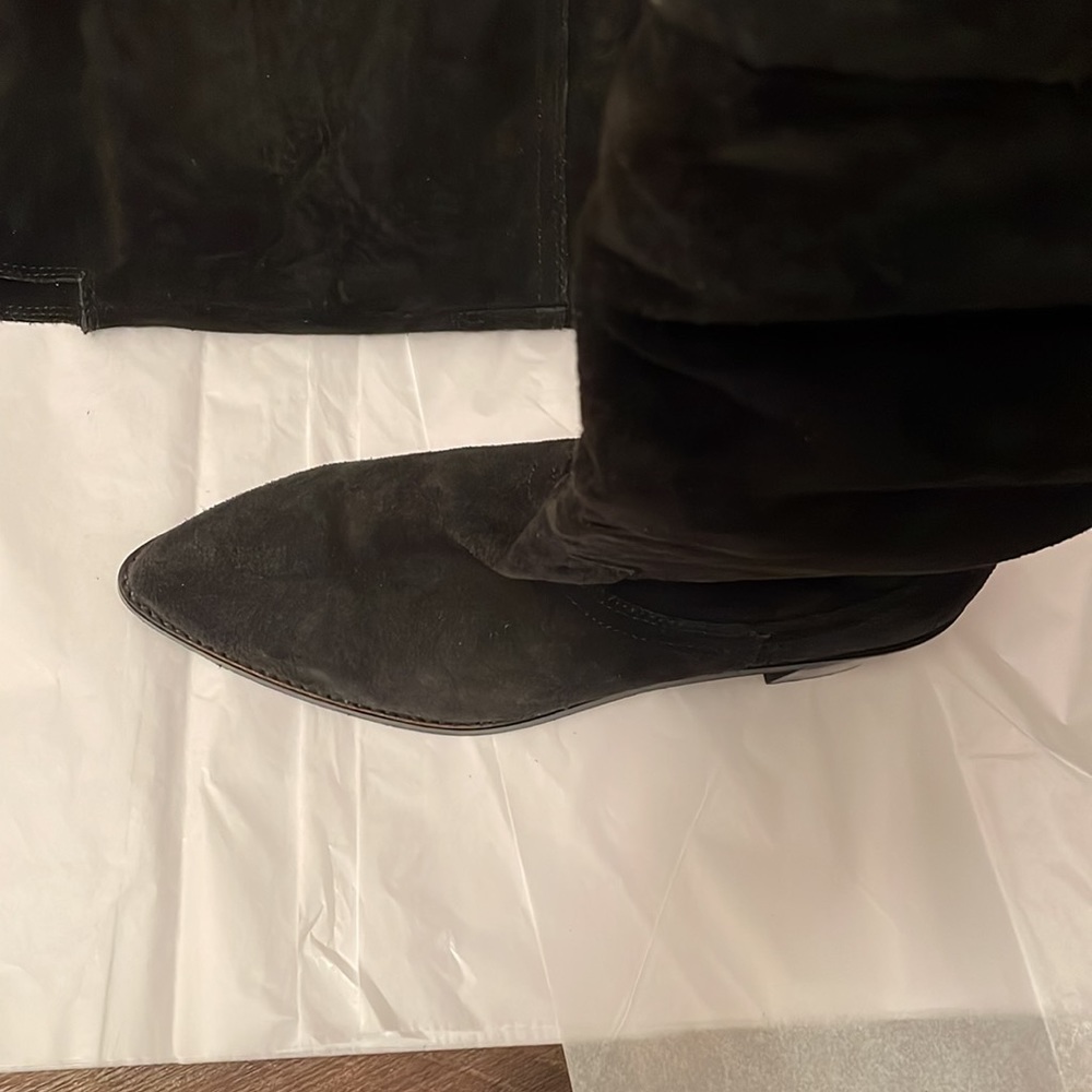 🔥Sale🔥Beautiful Black suede boots that can be worn over the knee or cuffed.EUC - Picture 3 of 5